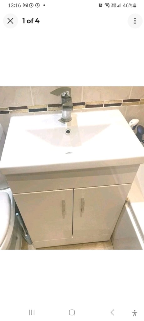 Contemporary Bathroom Vanity Unit, SINK & TAP 