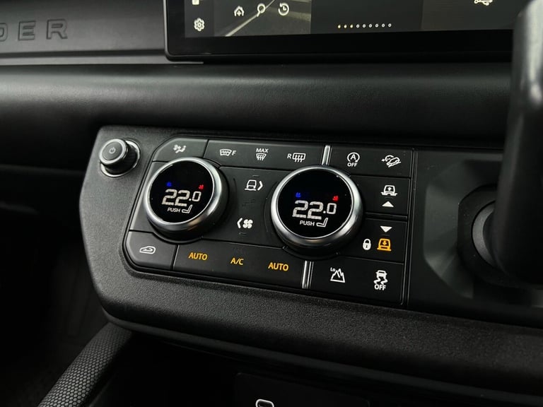 2021 Land Rover Defender 3.0 D300 X-Dynamic HSE 110 5dr Auto [7 Seat] ESTATE DIESEL Automatic