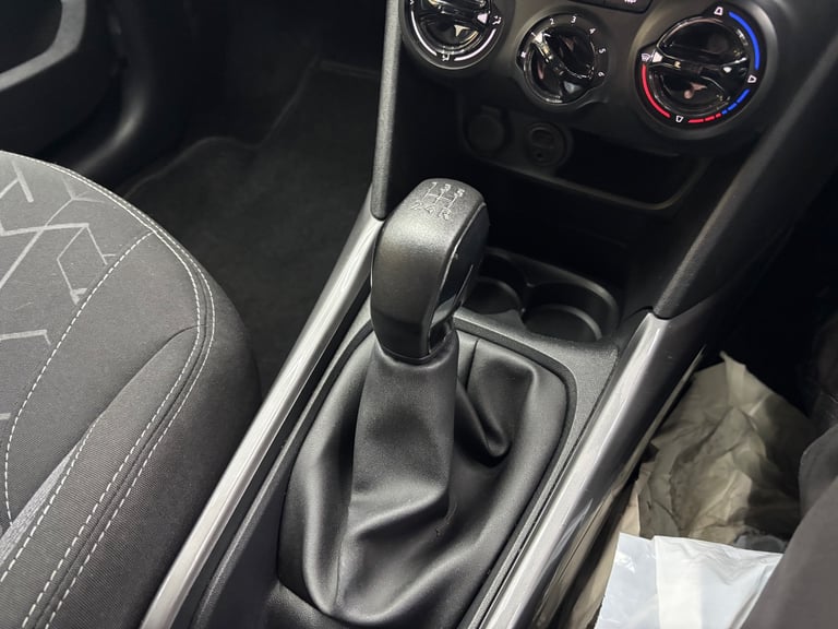 Peugeot, 2008, Hatchback, 2017, Manual, 1199 (cc), 5 doors