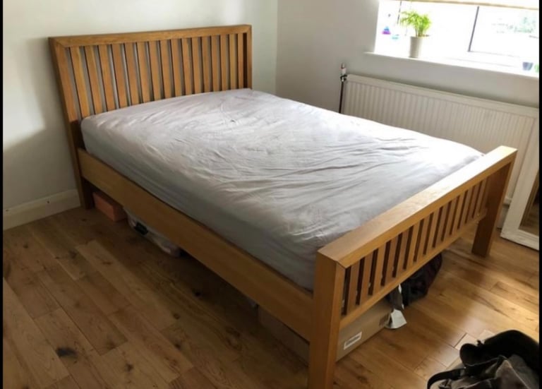 image for Oak bedroom furniture set from Cargo great condition