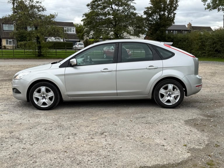 2009 Ford Focus 1.6 Style 5dr HATCHBACK Petrol Manual
