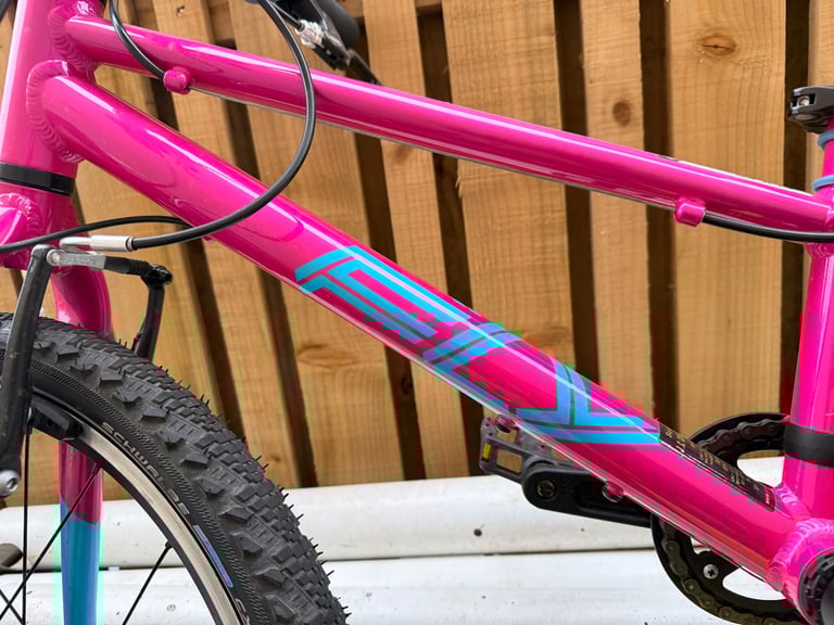 Superior Fly 20 Children’s Bike - Excellent 
