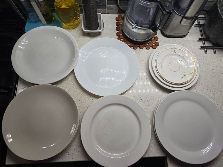 image for Assortment of kitchen plates