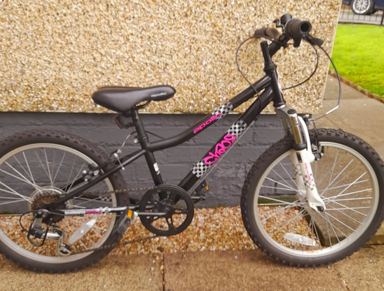 Apollo Chaos kids mountain bike 20inch wheel