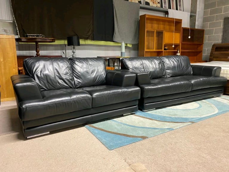 EXCELLENT CONDITION Black Leather 2 and 3 Seater Sofas