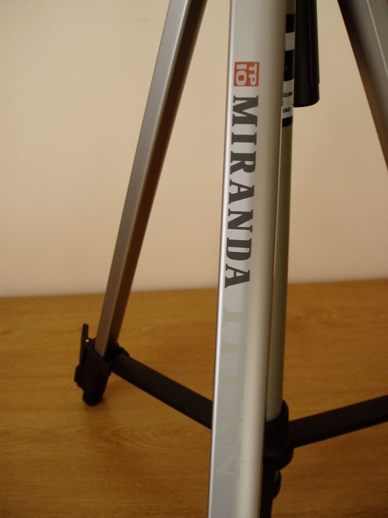 TP10 Miranda Titan tripod stand