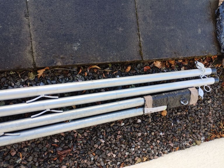 Washing line poles (4)