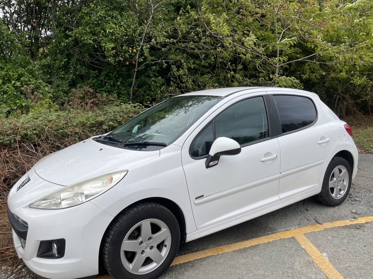 PEUGEOT 207 1.4 VTI SPORTIUM 61 REG WHITE 5 DOOR MOT MAY 9TH 2026 TAX £195 LOW INSURANCE 
