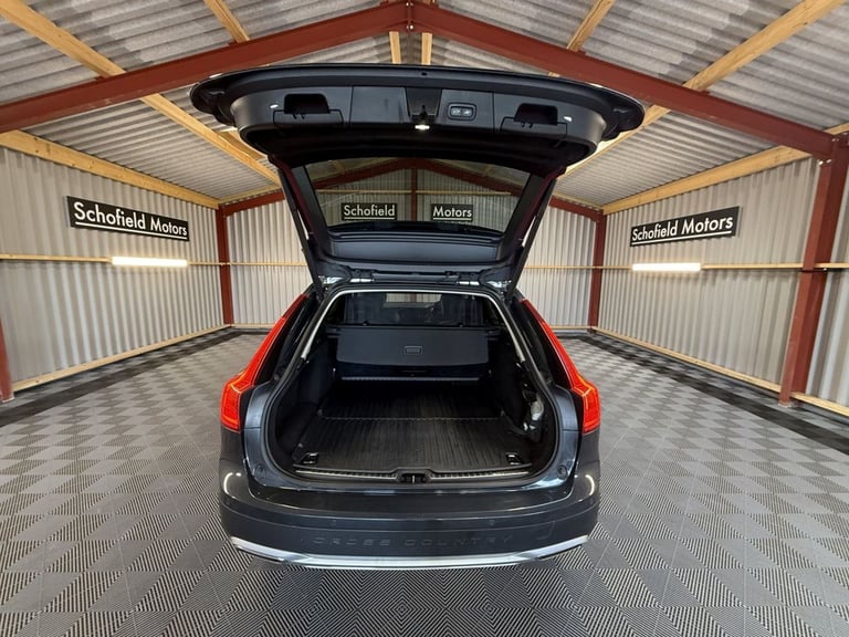 2018 Volvo V90 2.0 D4 Pro Estate 5dr Diesel Auto AWD Euro 6 (s/s) (190 ps) Estate Diesel Automatic