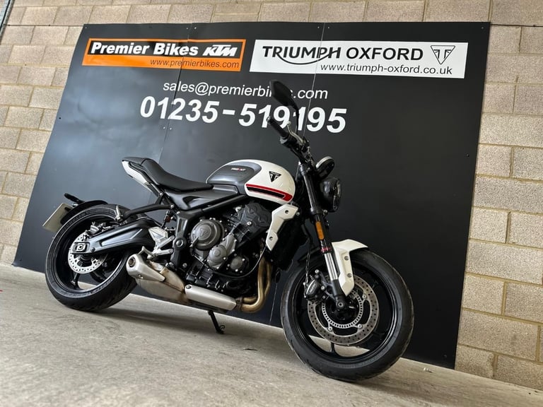 STUNNING ONE OWNER 2022/72 TRIUMPH TRIDENT 660 MOTORCYCLE 