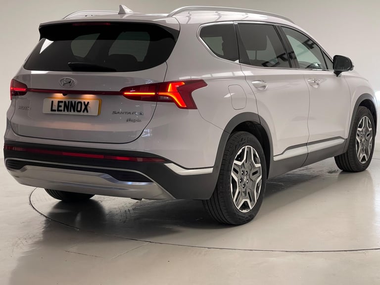 2022 Hyundai Santa Fe 1.6 T-GDi 13.8kWh Ultimate Auto 4WD Euro 6 (s/s) 5dr ESTATE Petrol/Electric...