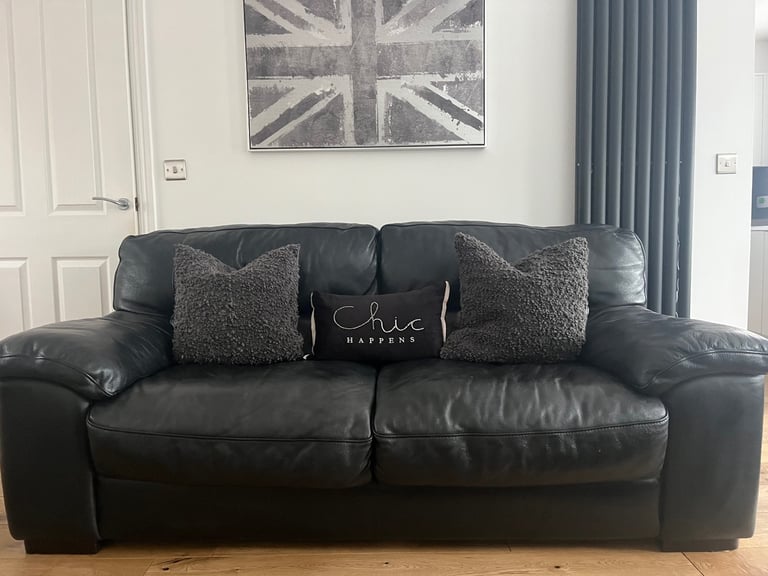 Gorgeous leather sofa 