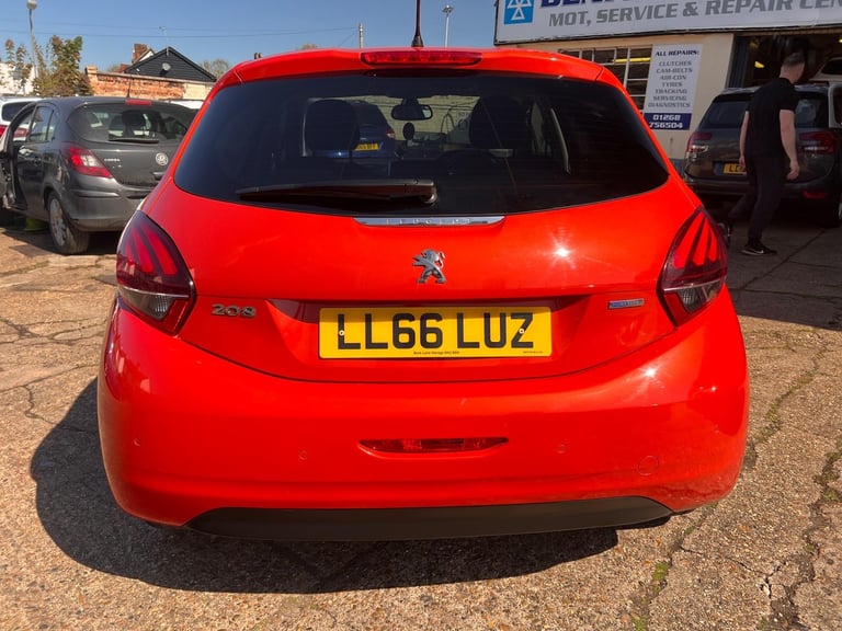 2016 Peugeot 208 1.2 PureTech Allure Euro 6 5dr HATCHBACK Petrol Manual