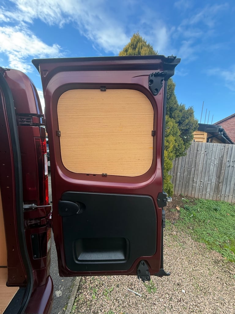 Renault Trucks Trafic , Exclusive Red edition Model 150 psi Automatic 