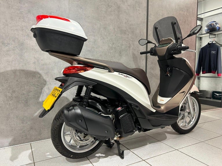 2023 Piaggio Medley 125 - 1332 miles
