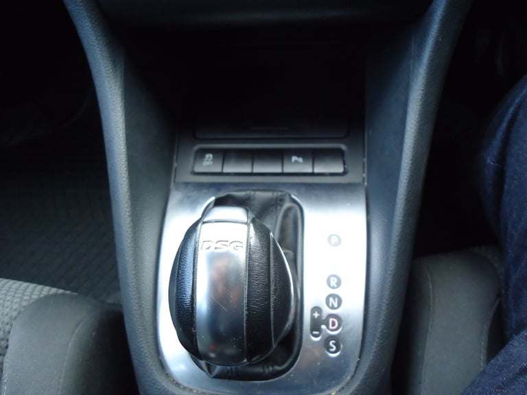 VOLKSWAGEN GOLF 1.6 TDI Match Silver Auto Diesel 2012