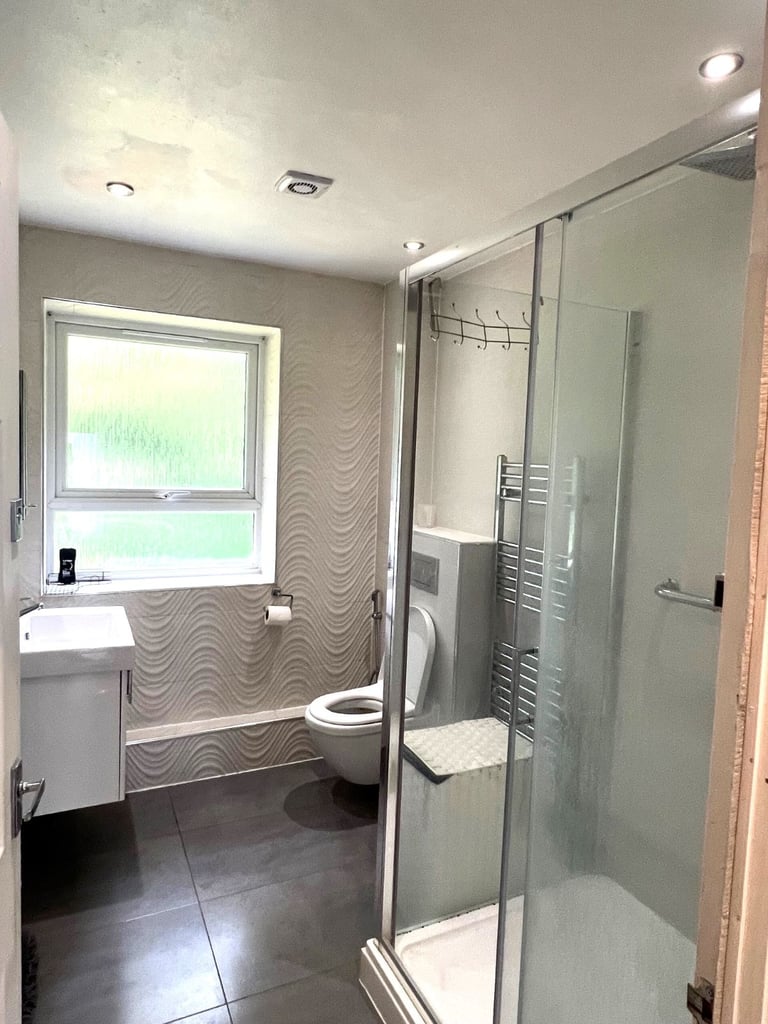 Impressive 2-bedroom first-floor flat available to rent in Stanmore, HA7