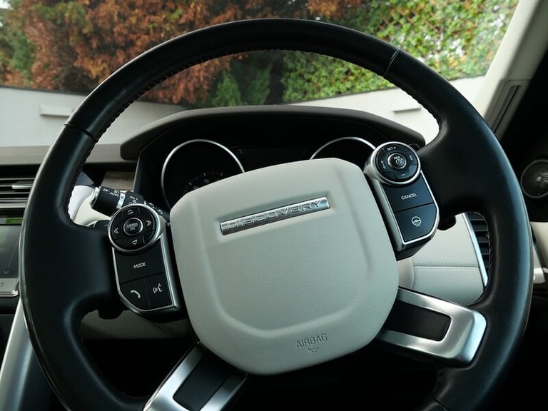 2017 Land Rover Discovery 3.0 TD6 HSE 5dr Auto ESTATE DIESEL Automatic