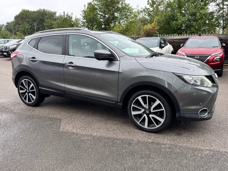 image for 2017 Nissan Qashqai 1.6 dCi TEKNA XTRON AUTO 130 BHP + SAT NAV + GLASS SUNROOF + HEATED LEATHER H...
