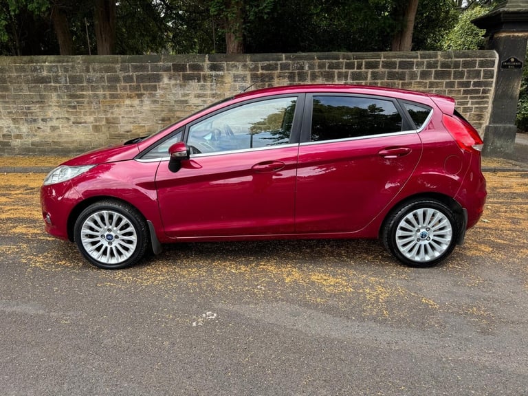 2010 Ford Fiesta 1.6 Titanium 5dr HATCHBACK Petrol Manual
