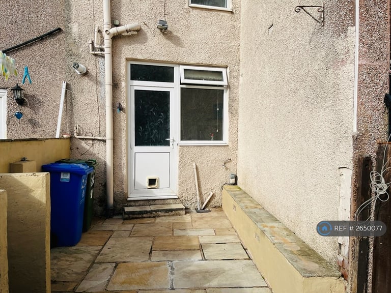 2 bedroom house in Astley Street, Manchester, SK16 (2 bed) (#2650077)