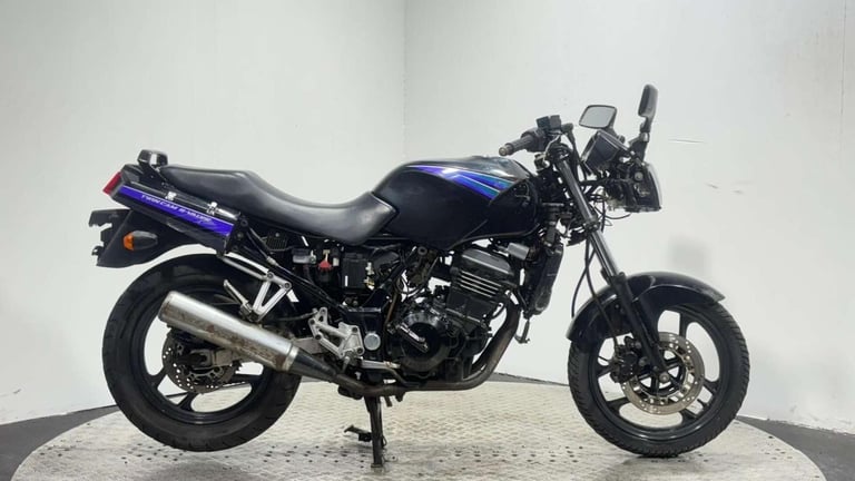 Kawasaki Ninja 250 R 1997 NON RUNNING CLASSIC PROJECT BIKE SPARES OR REPAIR 250C