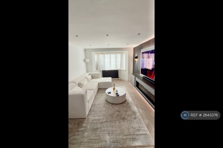 image for 1 bedroom in Turnbury Close, London, SE28 (#2643376)