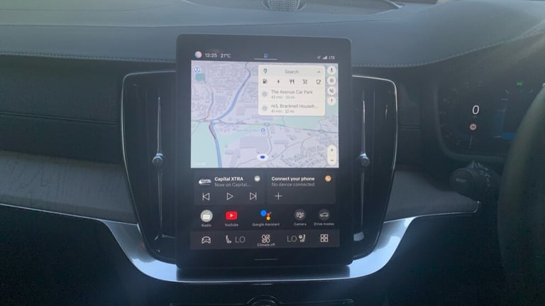 2025 Volvo XC90 Ultra, T8 AWD Plug-in hybrid, Electric/Petrol, Dark, 7 Seats Estate Petrol Parall...