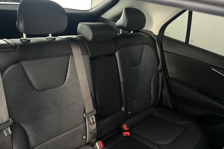  Kia Niro Plug In Hybrid 1.6 Gdi 11.1kwh 4 Suv 5dr Petrol Plug In Hybrid Dct