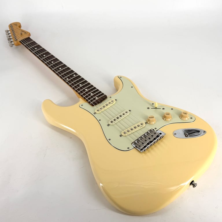 1994/95 Fender Japan Yngwie Malmsteen ST62-100YM Stratocaster - Yellow White - Trades