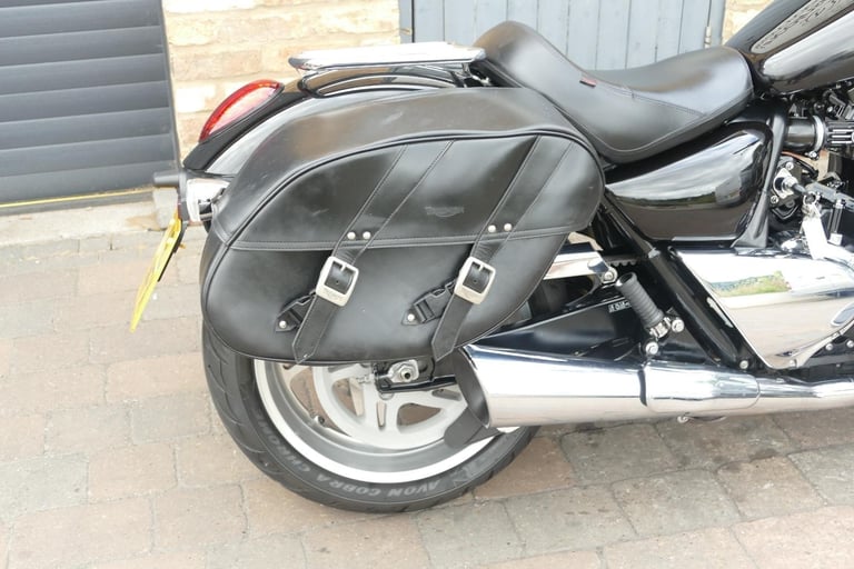 10 Triumph Thunderbird 1700