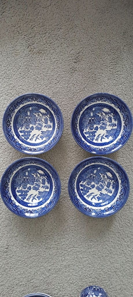 Churchill  dinner set