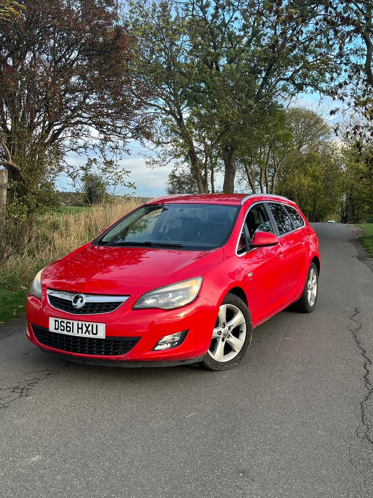 Vauxhall, ASTRA, Estate, 2011, Manual, 1956 (cc), 5 doors