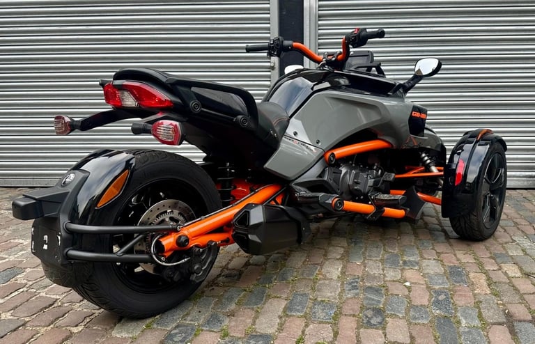 Can-Am Spyder F3-S Special Series — Grey & Orange