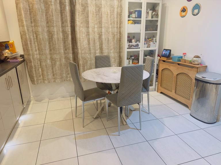 En-suite Room And Single Room 
