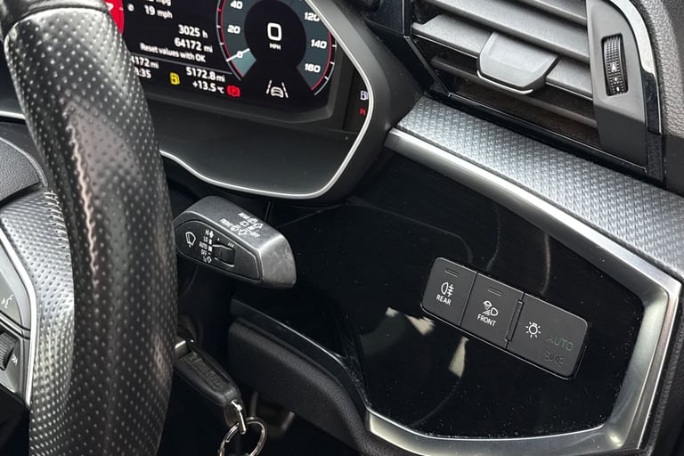 2019 Audi Q3 1.5 TFSI CoD 35 S line Euro 6 (s/s) 5dr SUV PETROL Manual