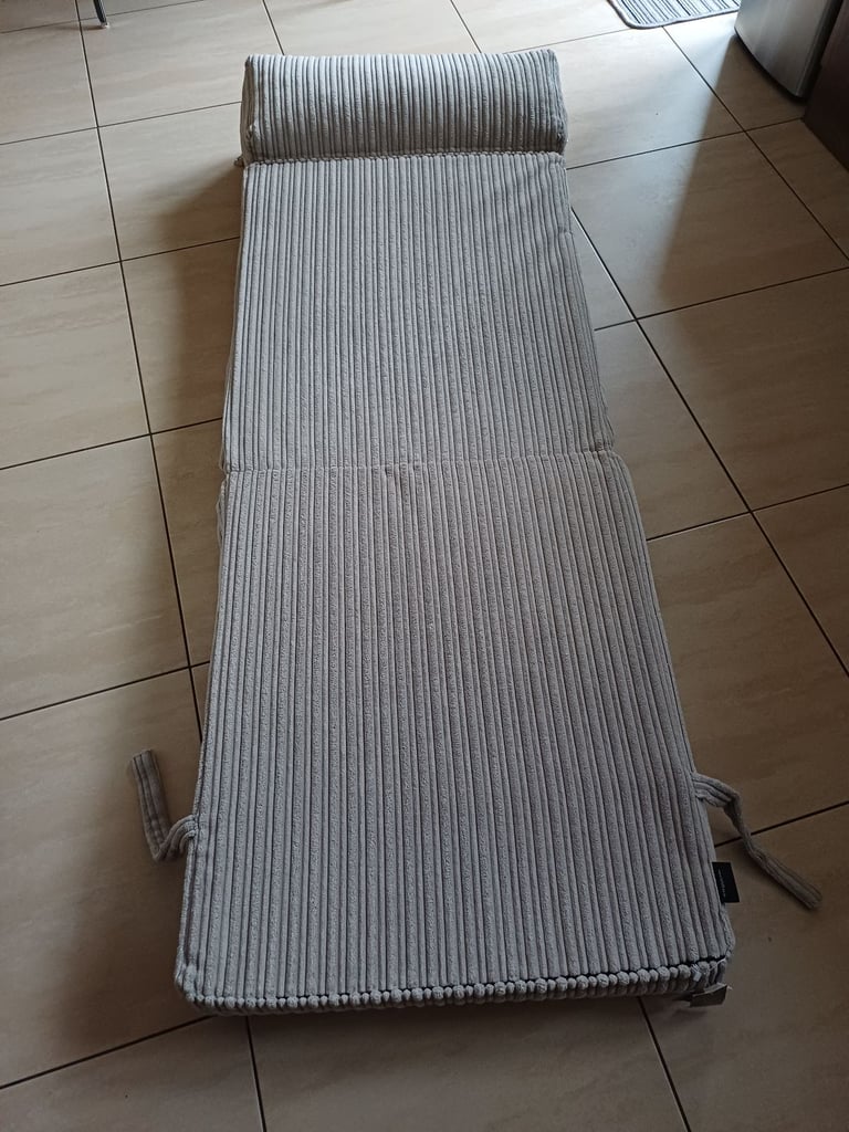 Foldable chair bed