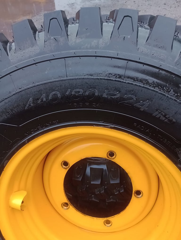 JCB telehandler wheel and tyre 