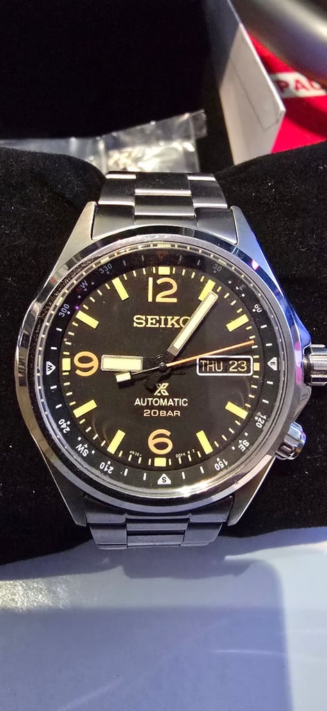 image for UNWORN SEIKO WATCH WITH BOX