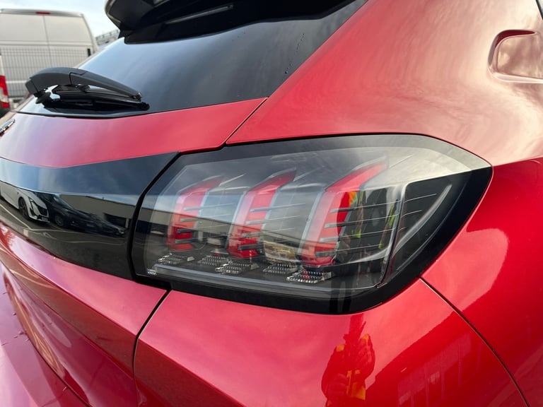  Peugeot 208 1.2 Puretech Allure Premium Hatchback 5dr Petrol Manual Euro 6 s/s