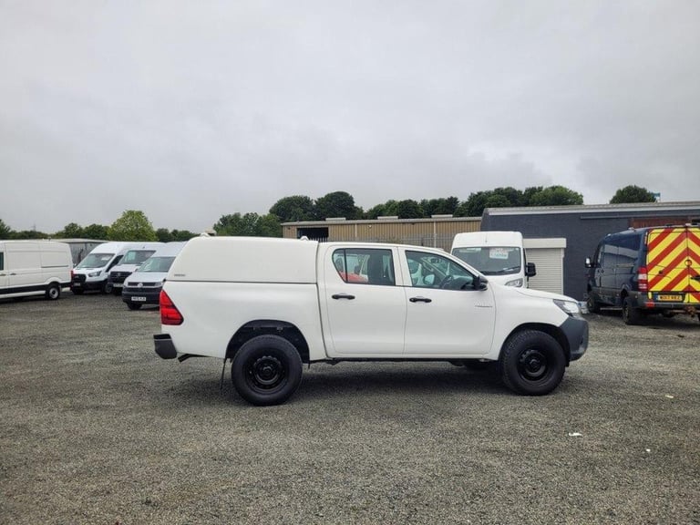 2019 ON 69 PLATE TOYOTA HILUX ACTIVE D-4D 4WD 2400CC DOUBLE CAB PICK UP ULEZ 