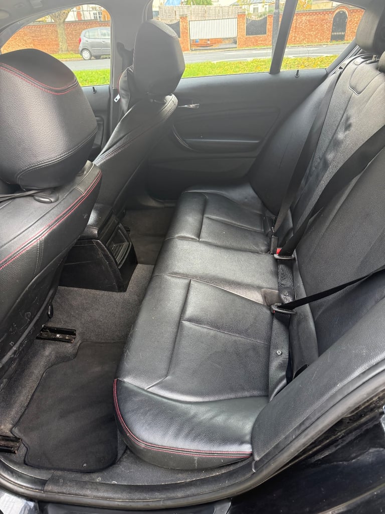 BMW, 1 SERIES, Hatchback, 2012, Manual, 1995 (cc), 5 doors