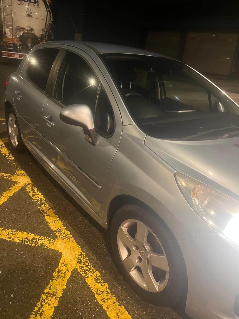 Peugeot, 207, Hatchback, 2010, Manual, 1560 (cc), 5 doors