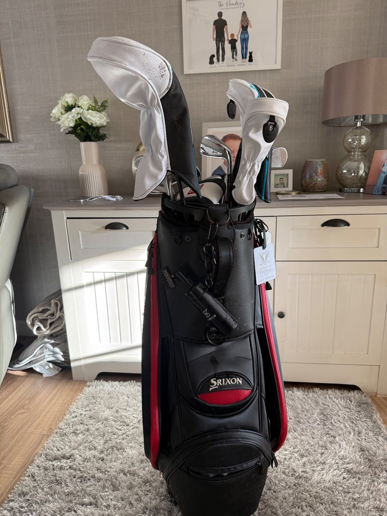 Srixon Tour staff bag 2024 red and black