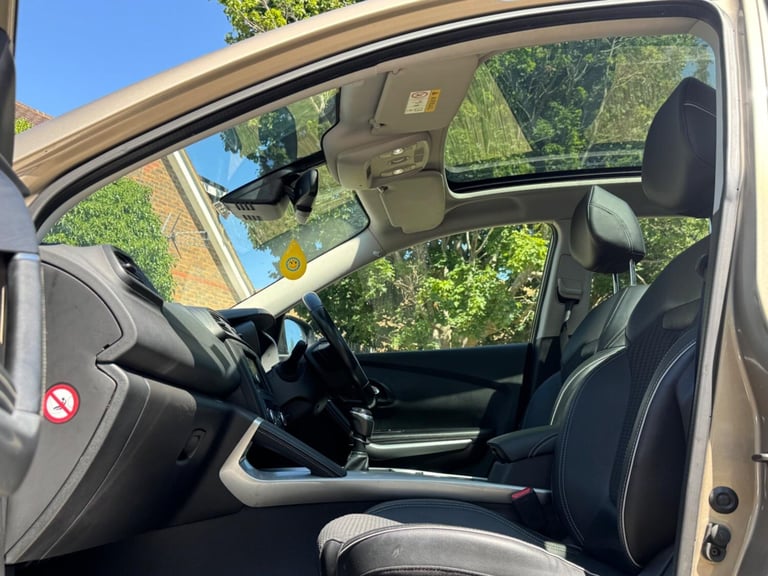 2017 Renault Kadjar 1.2 TCe Signature Nav Euro 6 (s/s) 5dr HATCHBACK Petrol Manual