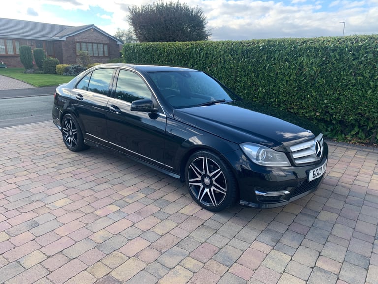 image for Mercedes-Benz, C CLASS, Saloon, 2013, Semi-Auto, 2143 (cc), 4 doors