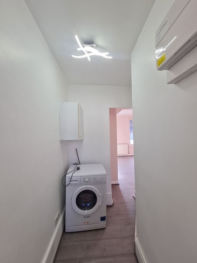 Self-Contained Studio to Rent in Filey Avenue N16 6JJ