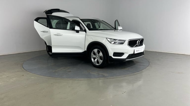 2020 Volvo XC40 T3 Momentum Automatic Estate Petrol Automatic