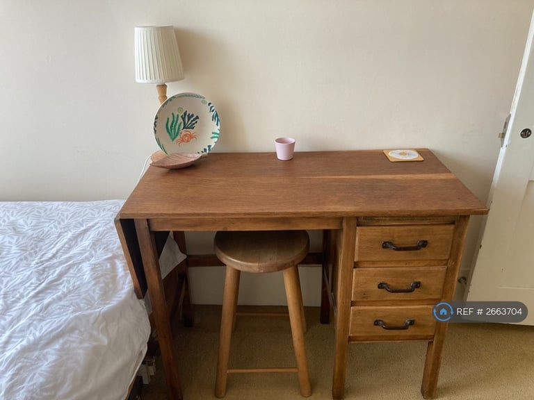 2 bedroom flat in Doughty Street, London, WC1N (2 bed) (#2663704)