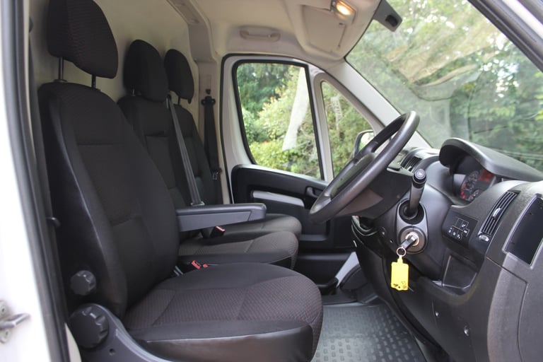 2021 Peugeot Boxer 2.2 BlueHDi H2 Professional Van 140ps PANEL VAN Diesel Manual